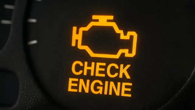 چراغ چک (Check Engine) نارنجی رنگ در صفحه نمایش خودرو