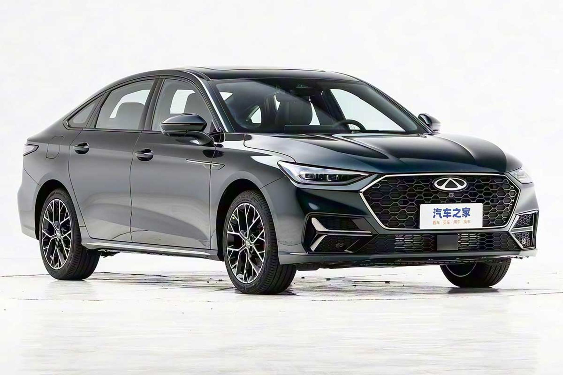 چری آریزو 8 پرو 2025