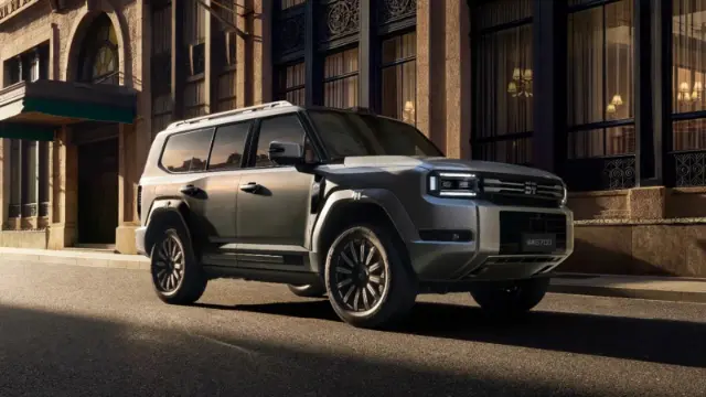 خودرو شاسی‌بلند چری جتور (Jetour) G700 در فضای شهری
