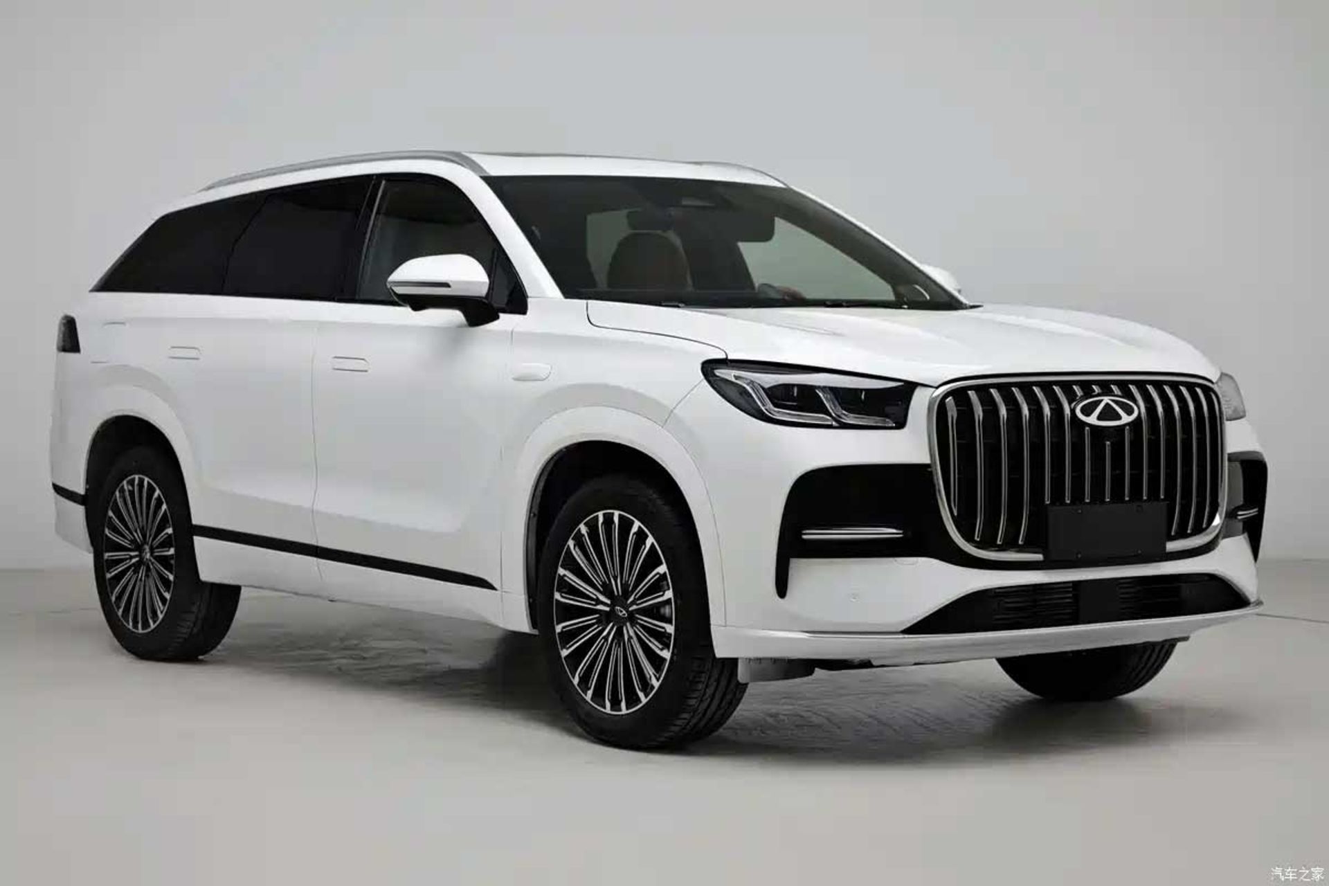 فیس‌لیفت چری تیگو 9 / لوکانو L8