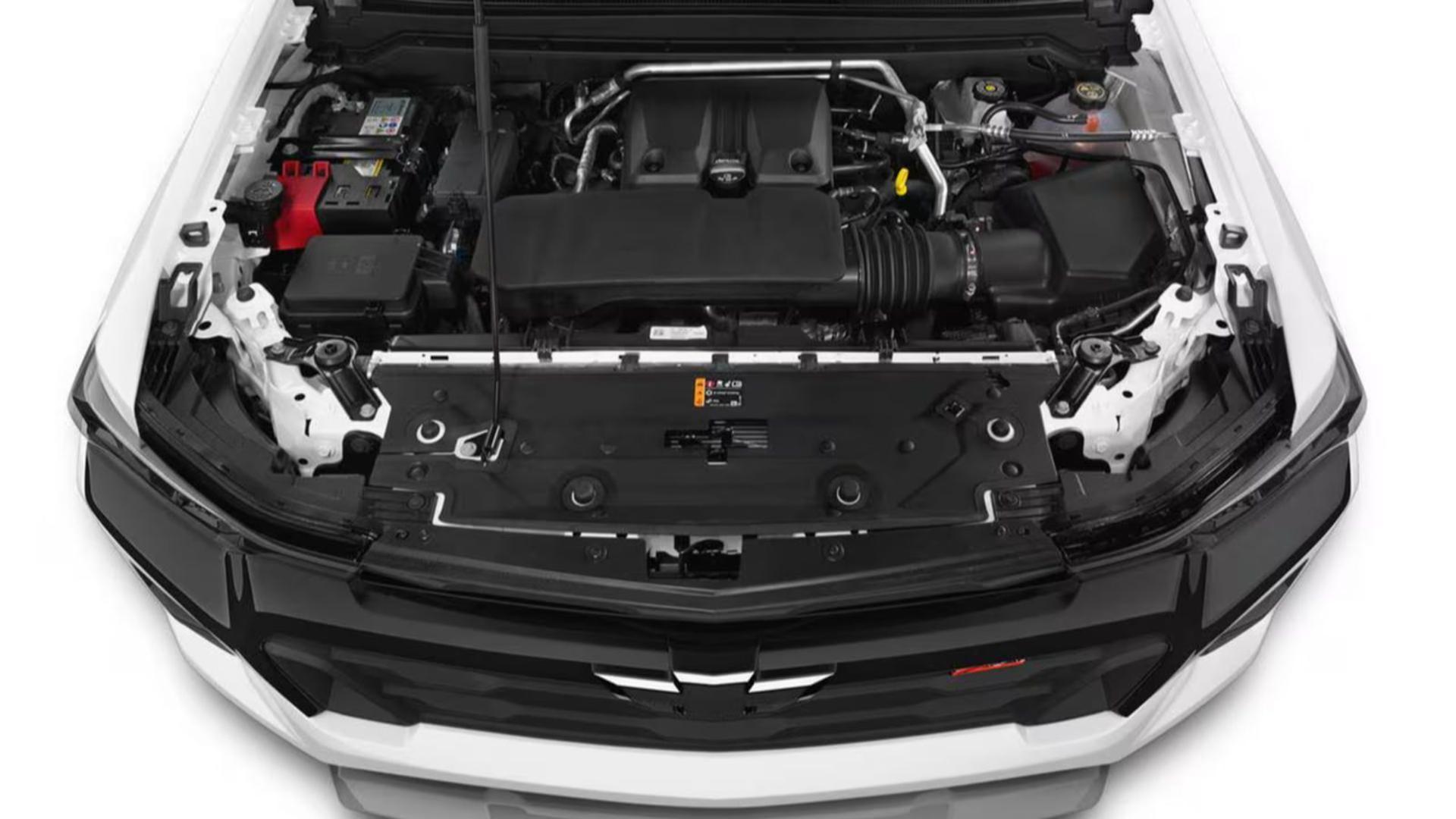 موتور خودروی شورولت کلرادو (Chevrolet Colorado) با ۴ سیلندر در محفظه موتور