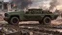وانت نظامی شورولت (Chevrolet) با تجهیزات جنگی در یک محیط گل‌آلود و ویران