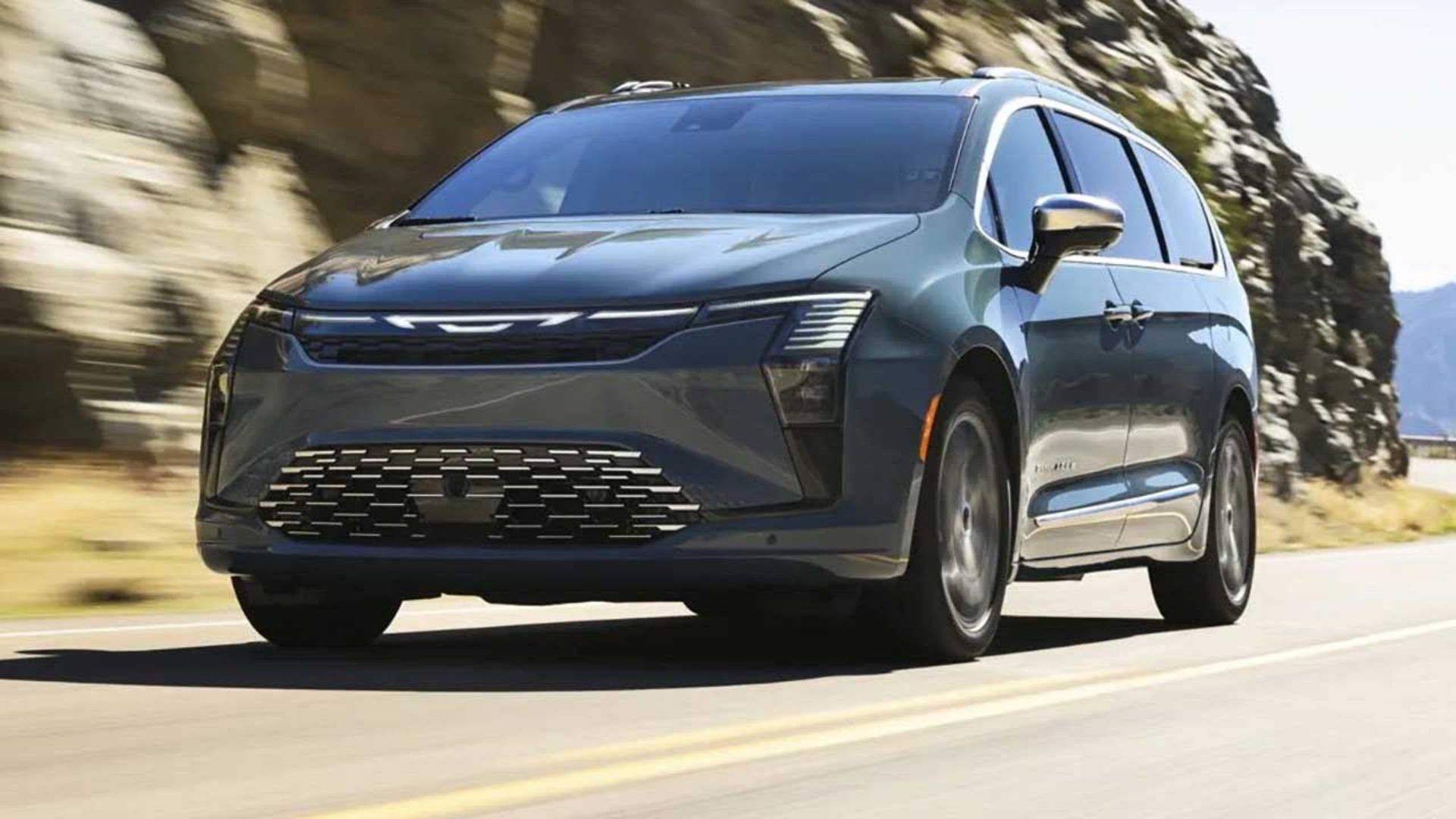 کرایسلر پاسیفیکا مدل 2027