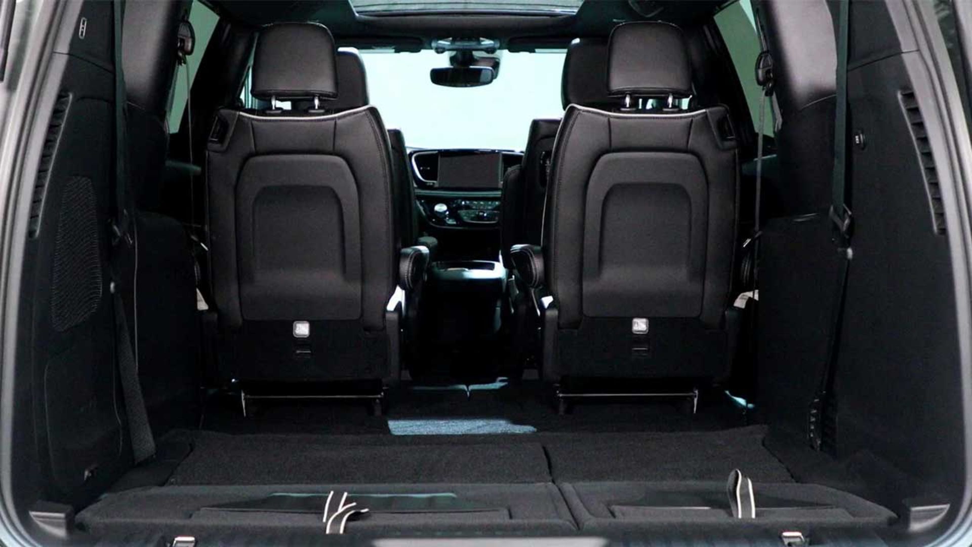 کرایسلر پاسیفیکا مدل 2027