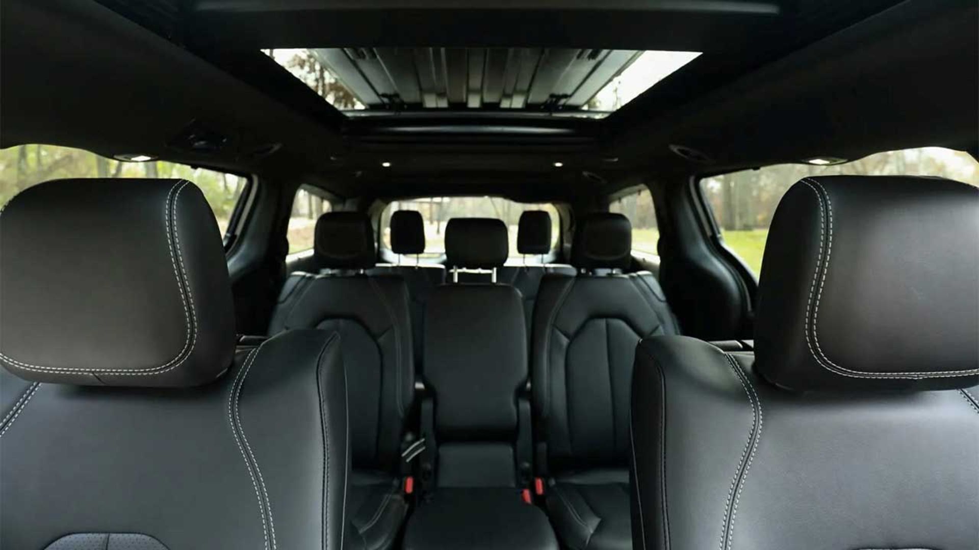 کرایسلر پاسیفیکا مدل 2027