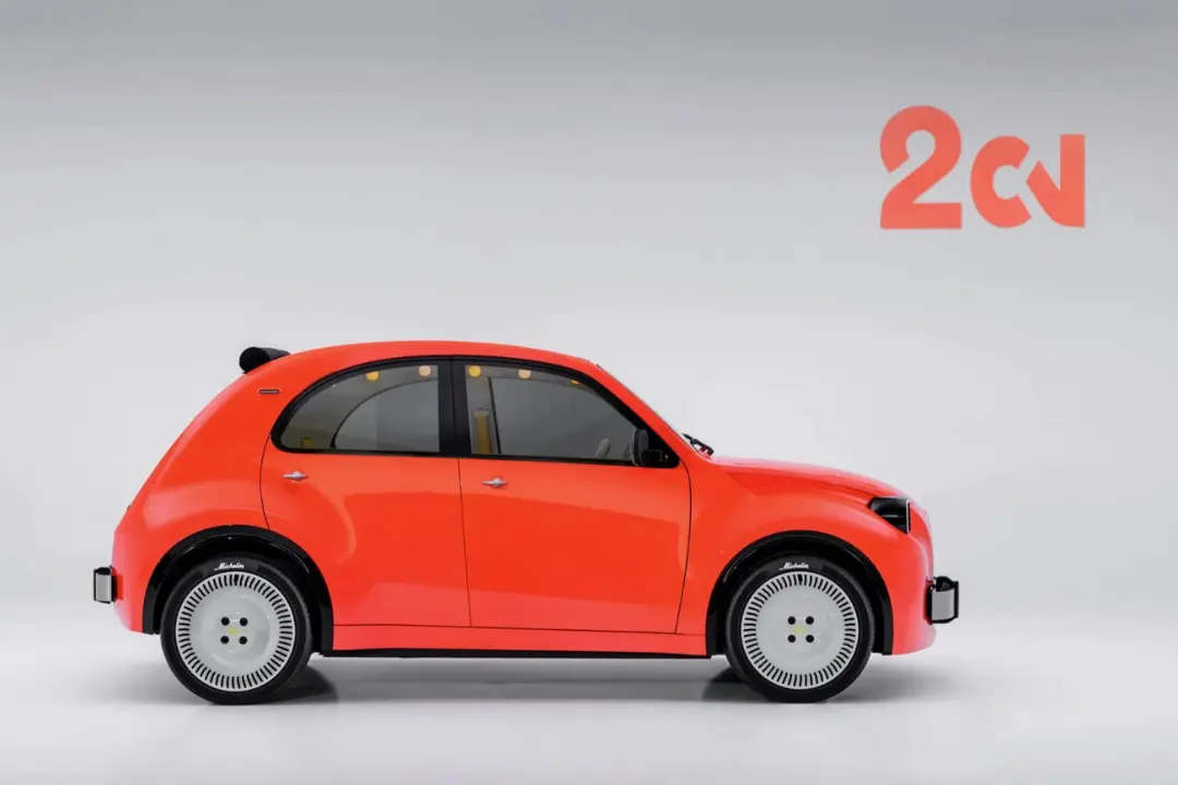 خودروی نارنجی رنگ سیتروئن (Citroën) 2CV با طراحی کلاسیک و مدرن