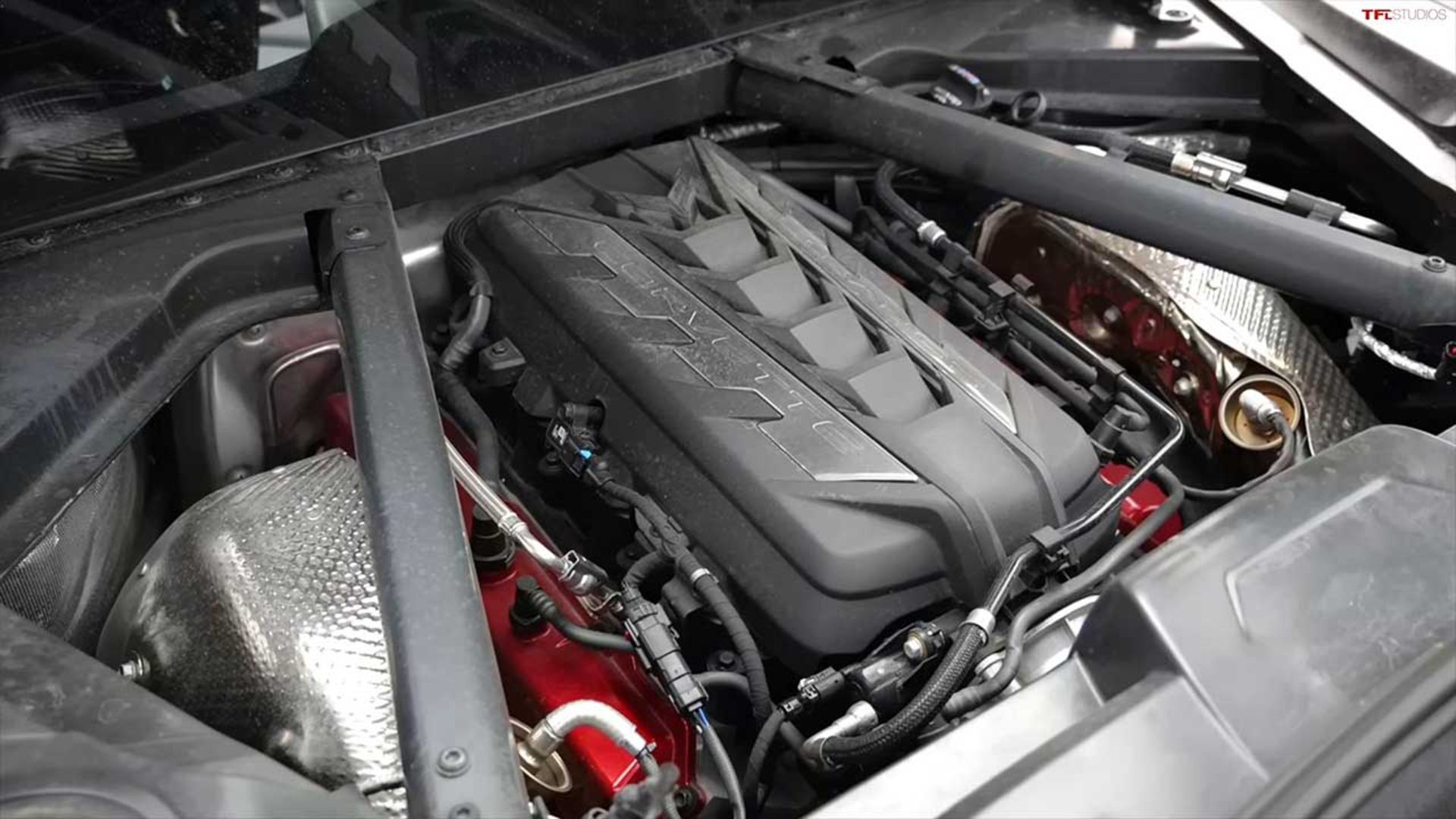 درگ مرسدس AMG GT و کوروت استینگری