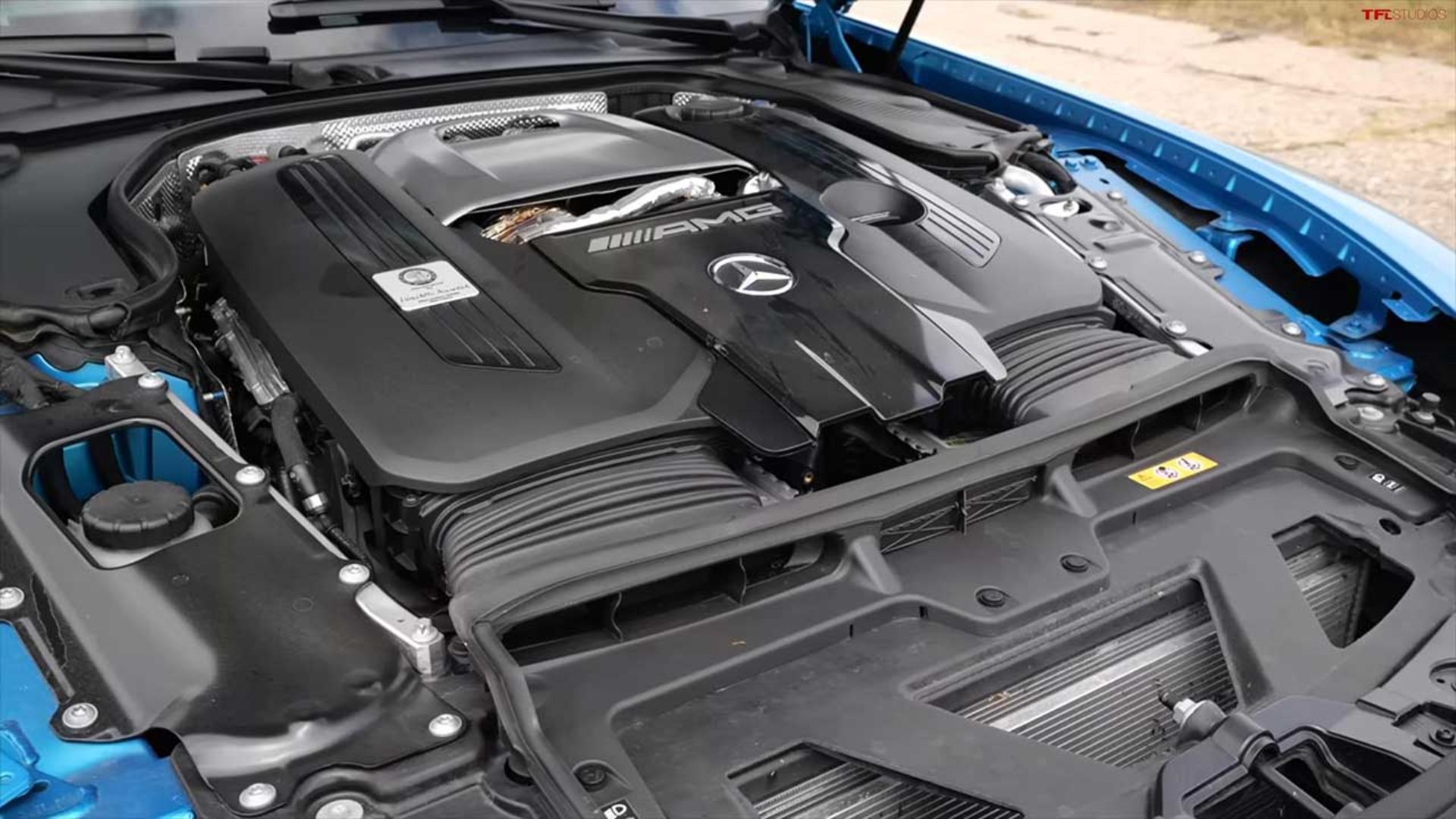 درگ مرسدس AMG GT و کوروت استینگری