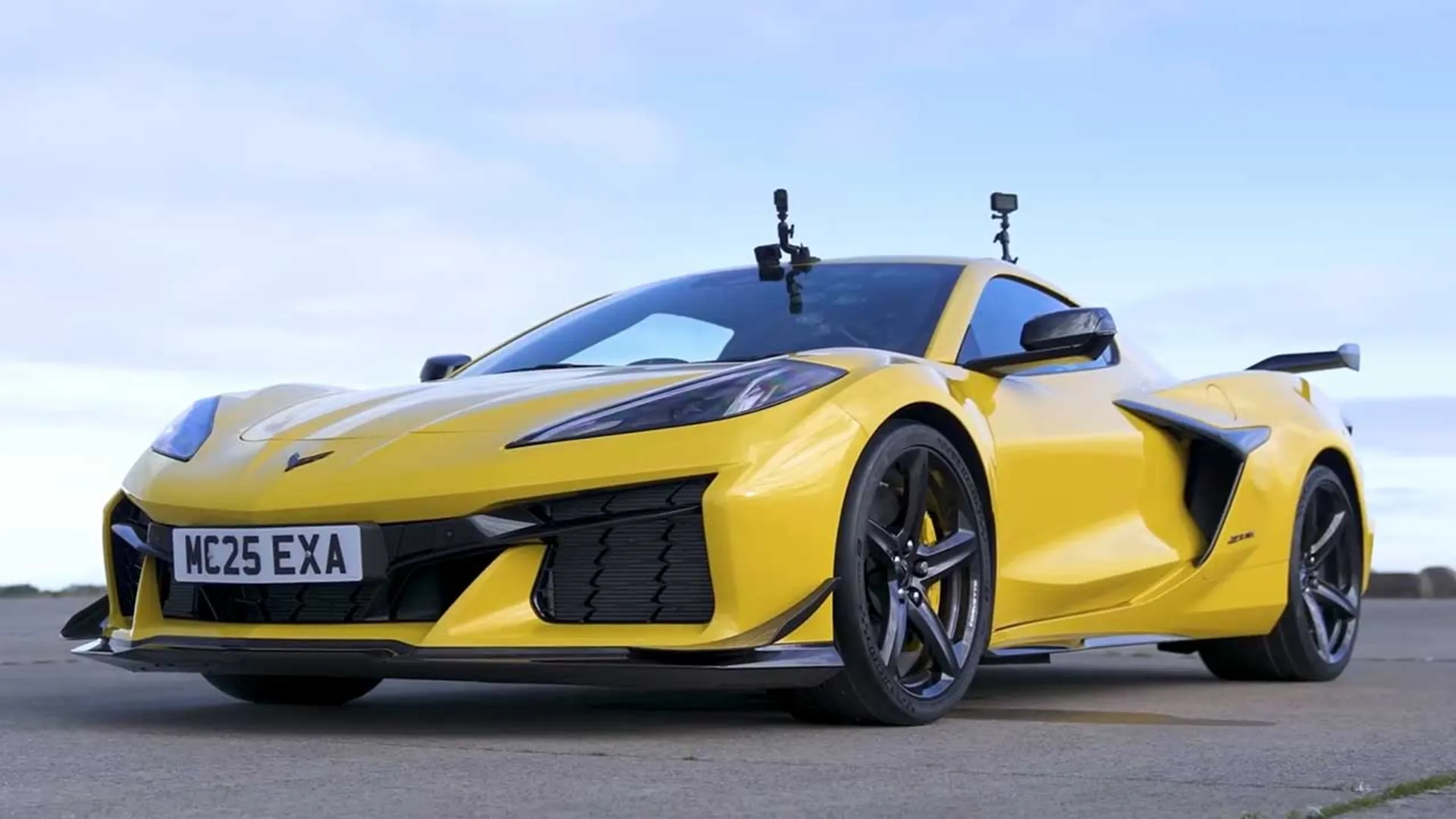 درگ کوروت Z06 و پورشه 911 GT3