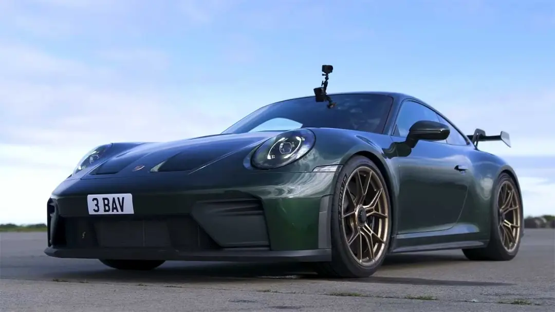 درگ کوروت Z06 و پورشه 911 GT3