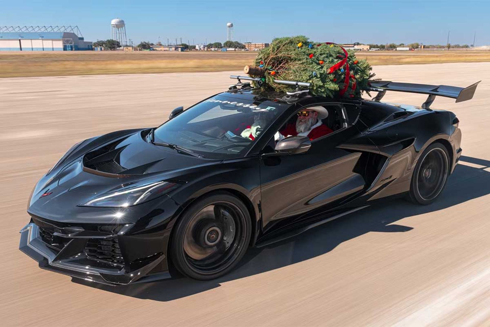 کوروت ZR1 با درخت کریسمس