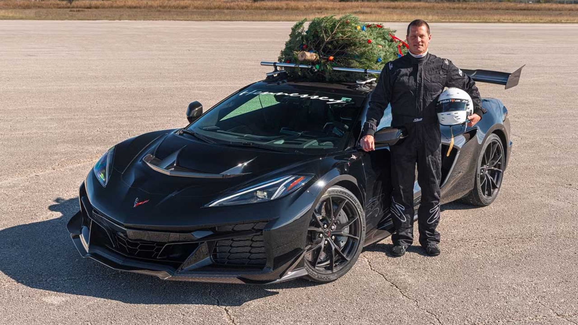 کوروت ZR1 با درخت کریسمس