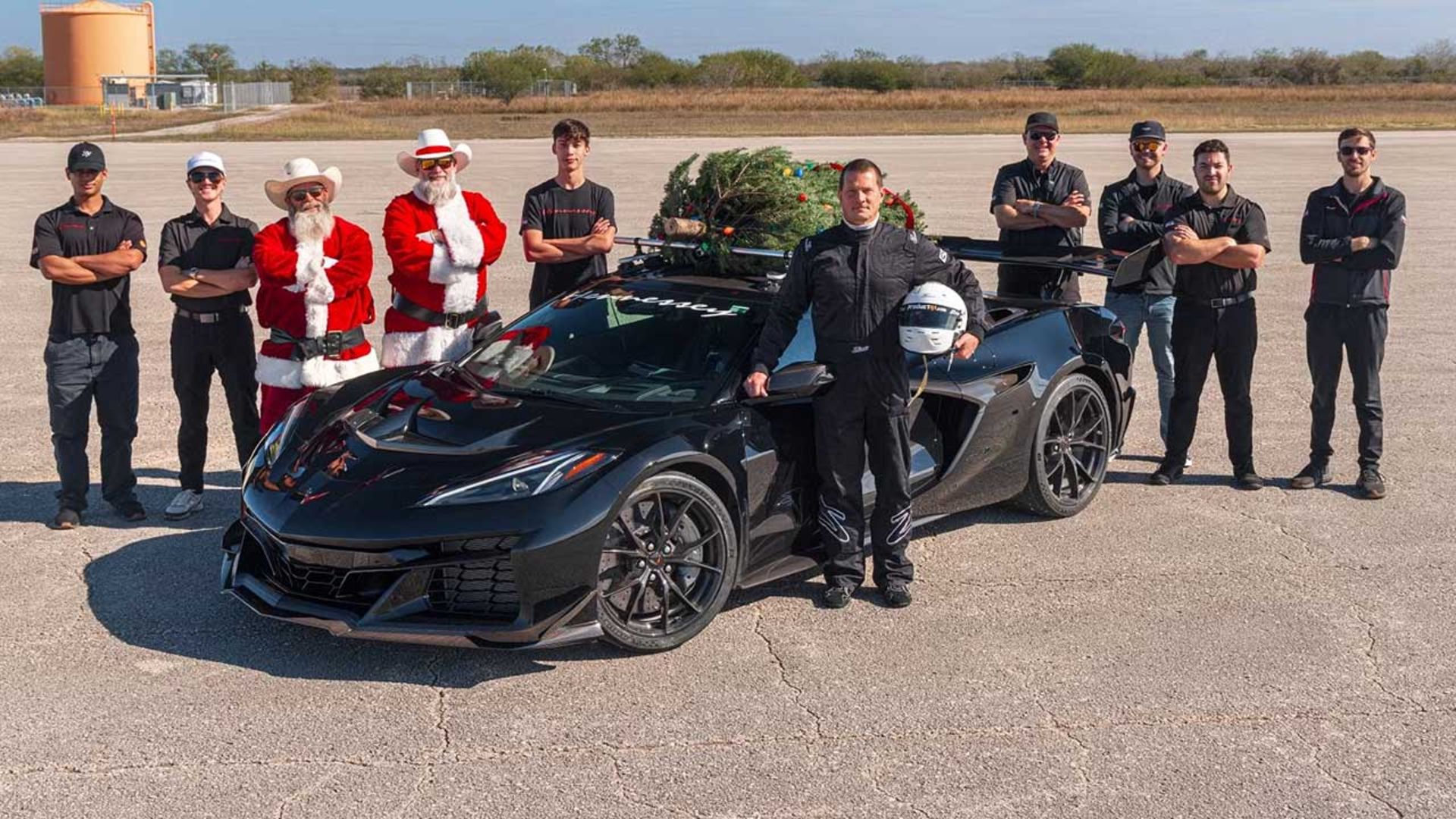 کوروت ZR1 با درخت کریسمس