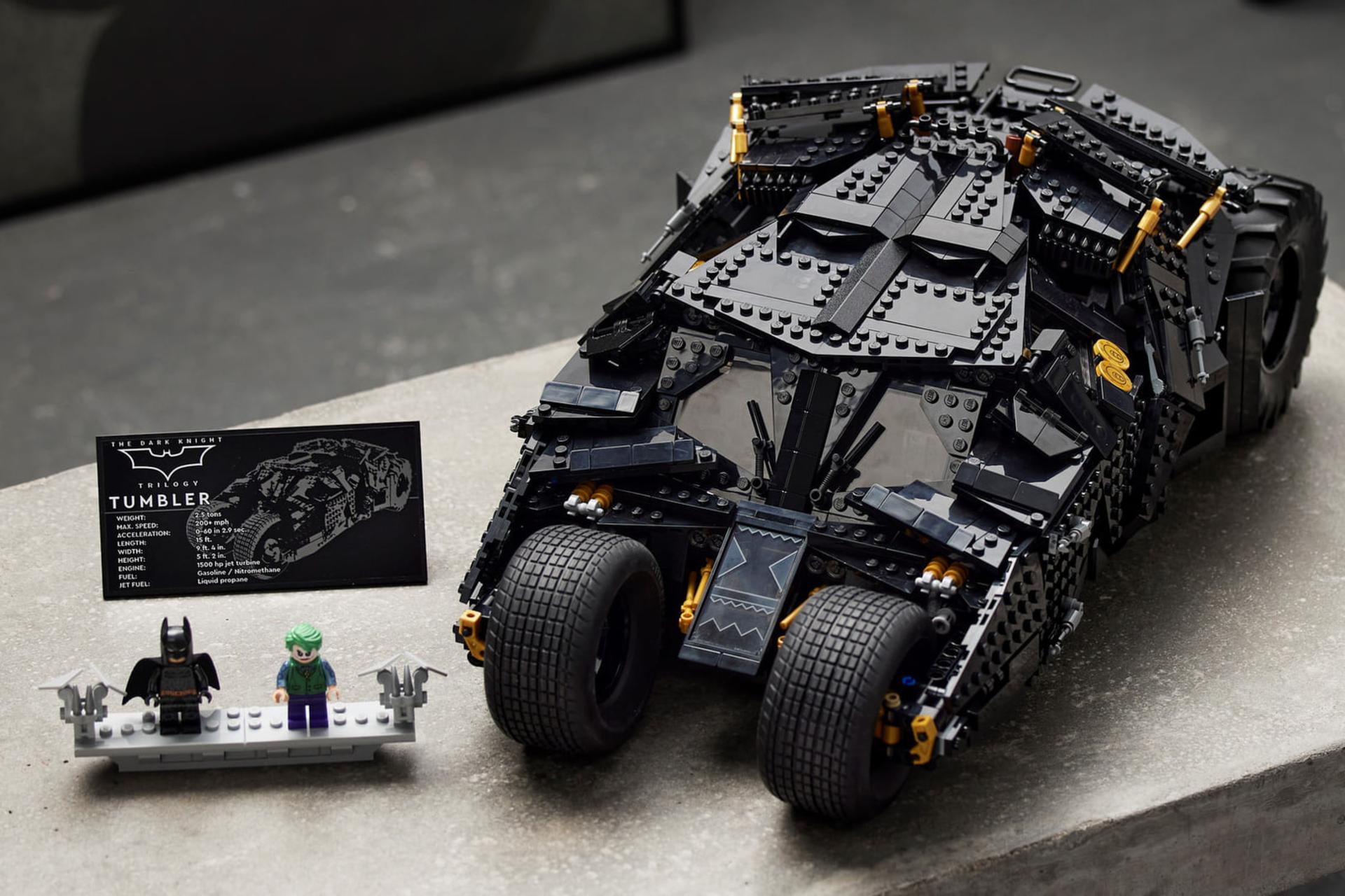 لگو بت‌موبیل تاملر (Batmobile Tumbler) به همراه فیگورهای بتمن و جوکر