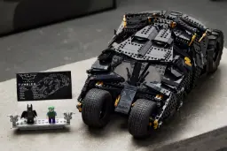 لگو بت‌موبیل تاملر (Batmobile Tumbler) به همراه فیگورهای بتمن و جوکر