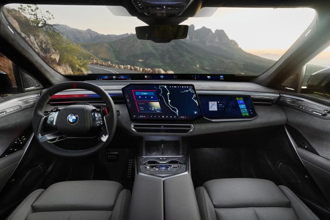 کابین داخلی و داشبورد دیجیتال خودروی بی ام و (BMW) X5 مدل ۲۰۲۷