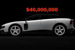 خودروی سفید فراری (Ferrari) در مقابل پس‌زمینه‌ای سیاه با عدد ۴۰ میلیون دلار