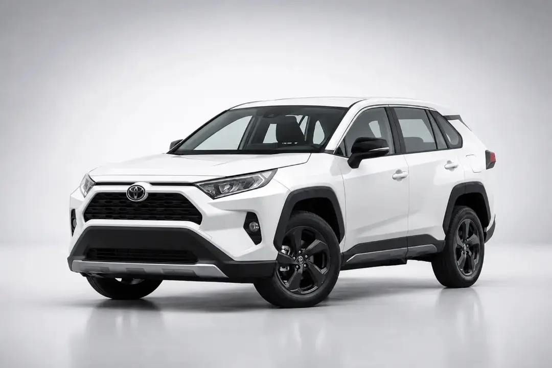 خودرو سفید تویوتا RAV4 (Toyota RAV4) مدل ۲۰۲۵ در استودیو