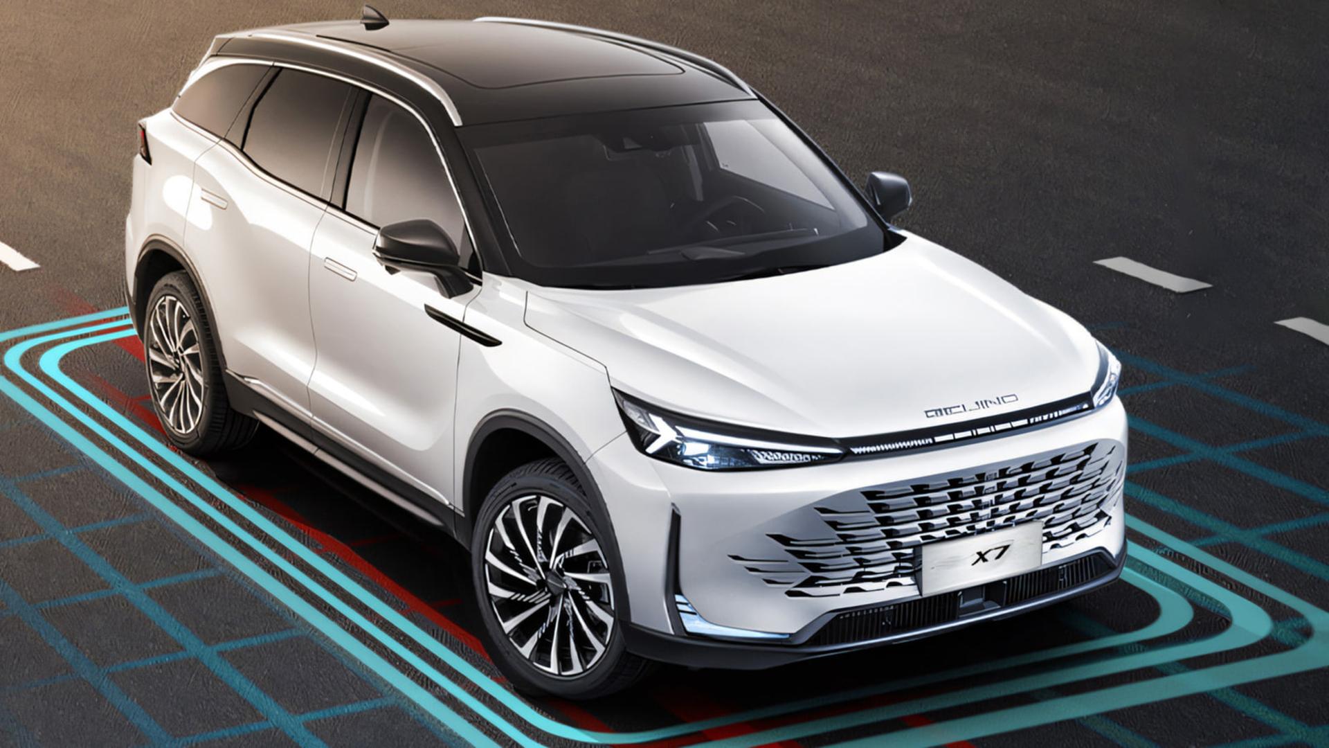 خودرو بایک X7 (BAIC X7) در حال انجام آزمون ایمنی فعال