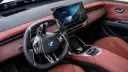 داشبورد و فرمان خودروی بی‌ام‌و (BMW) iX3 xDrive50 با نمایشگر دیجیتال بزرگ