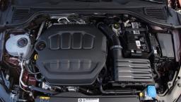 موتور توربوی ۲ لیتری (2.0-liter) خودروی فولکس‌واگن (Volkswagen) در محفظه موتور