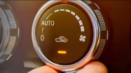 دکمه کنترل گردش هوای کابین خودرو در حالت خودکار (AUTO)