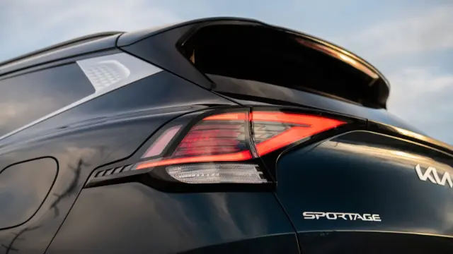 چراغ عقب خودروی کیا اسپورتیج هیبرید (Kia Sportage Hybrid) نسل پنجم