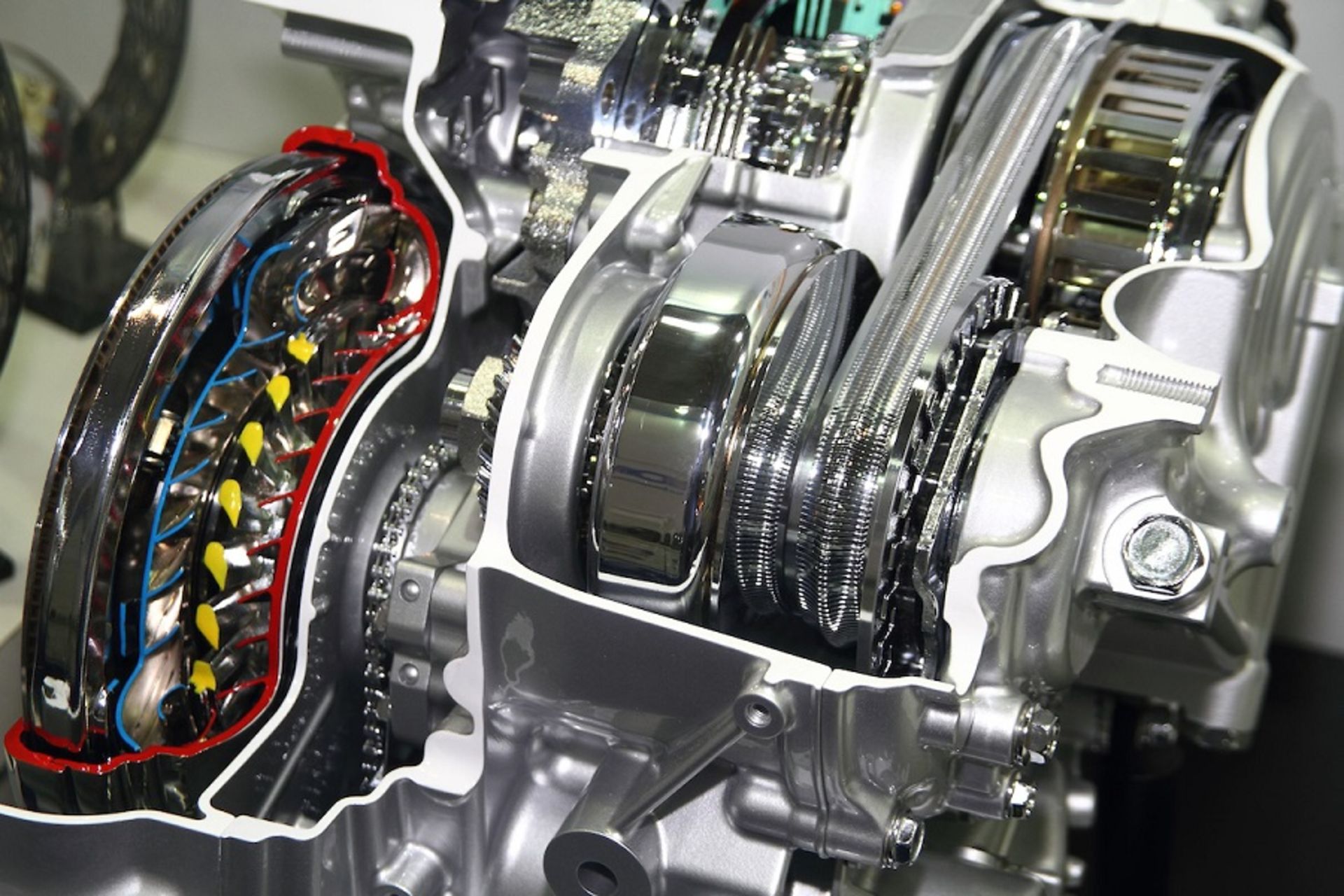 نمای نزدیک گیربکس cvt