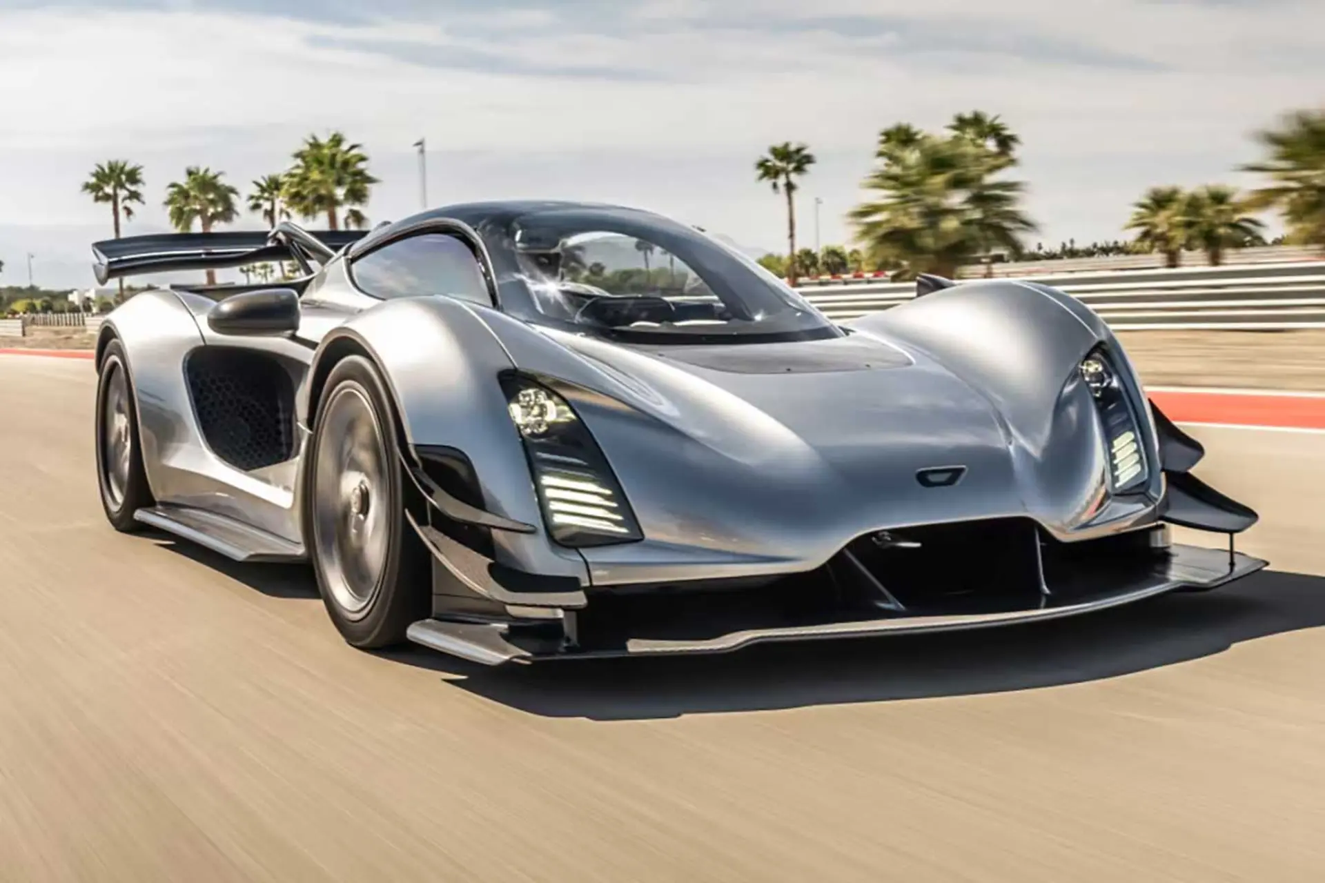 زینگر 21C در پیست