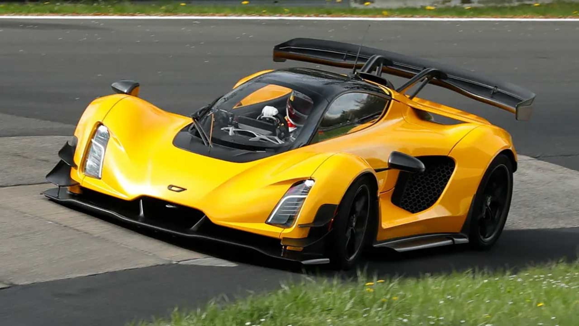 زینگر 21C در نوربرگ‌رینگ