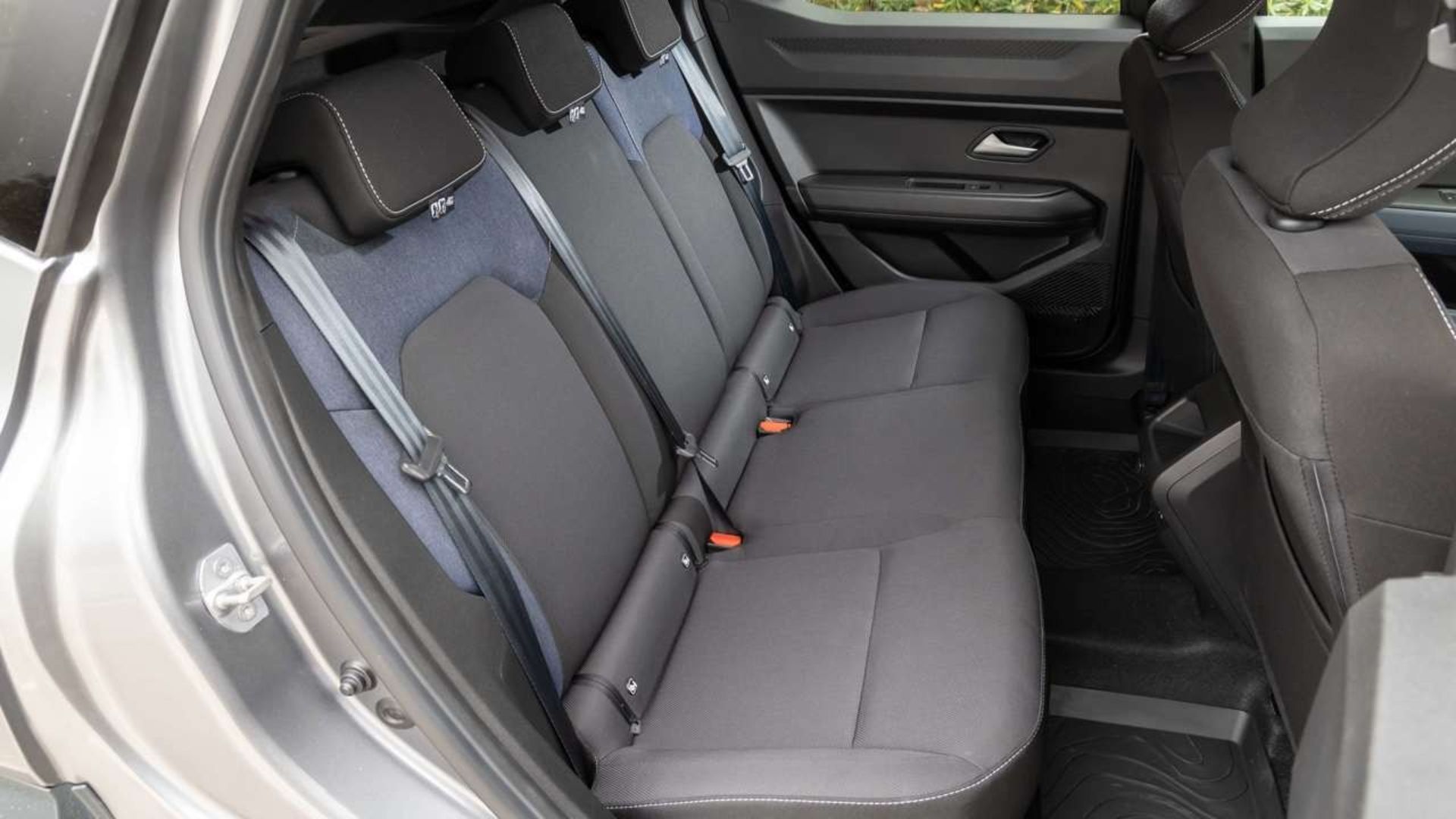 Dacia Duster Hybrid 2025 