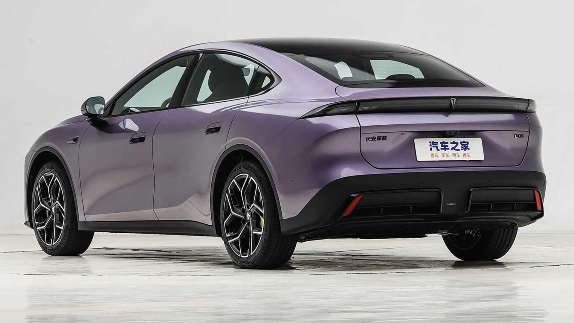 چانگان دیپال L06