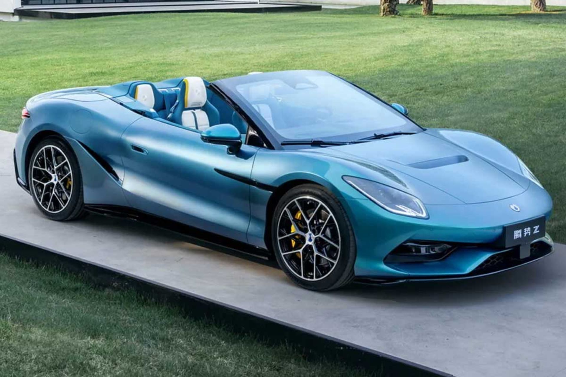 بی‌وای‌دی دنزا Z کانورتیبل 