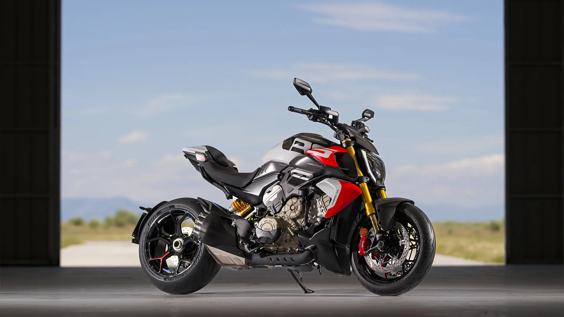 دوکاتی دیاول v4 Rs اسپرت 