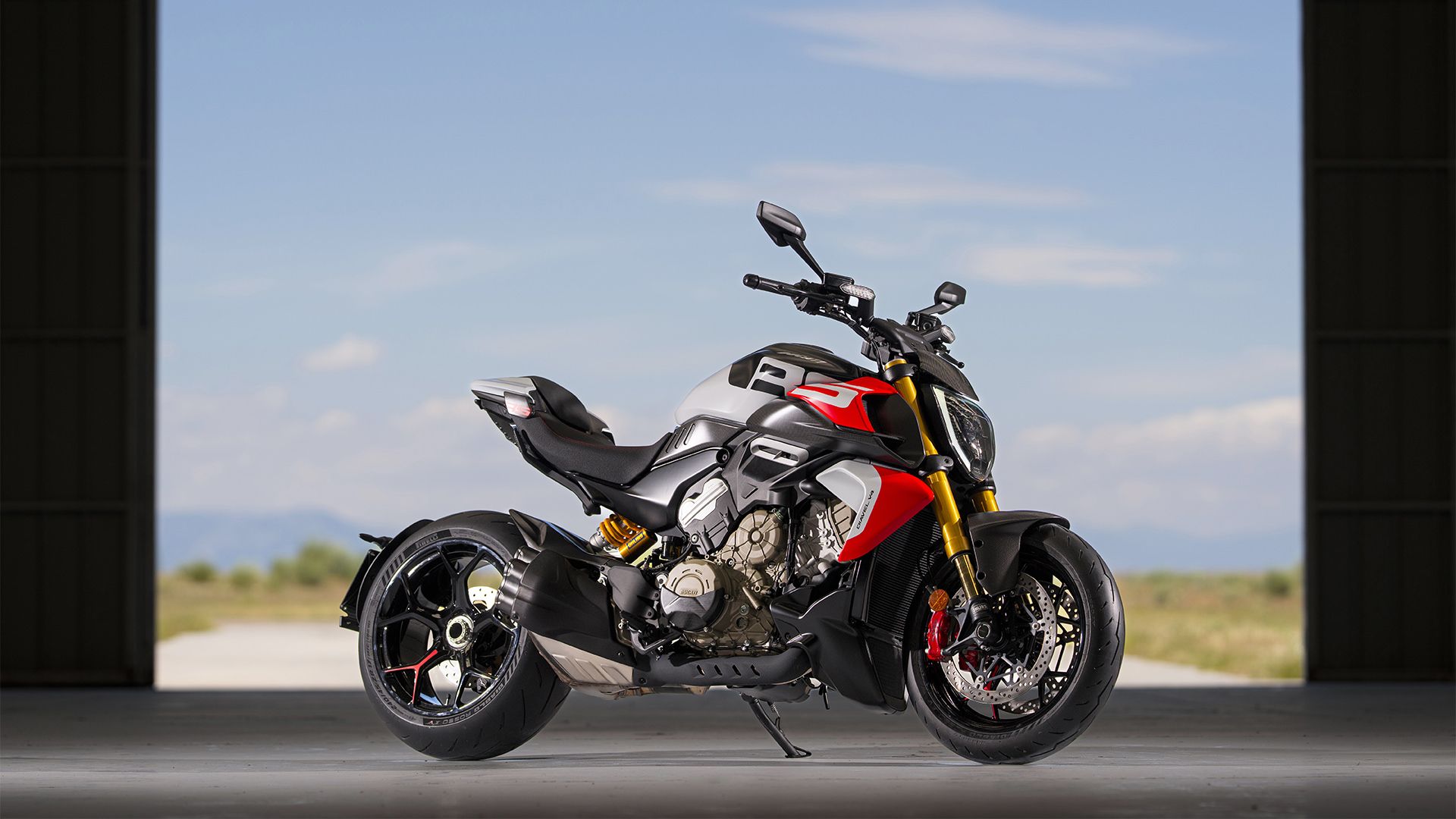 دوکاتی دیاول v4 Rs اسپرت 