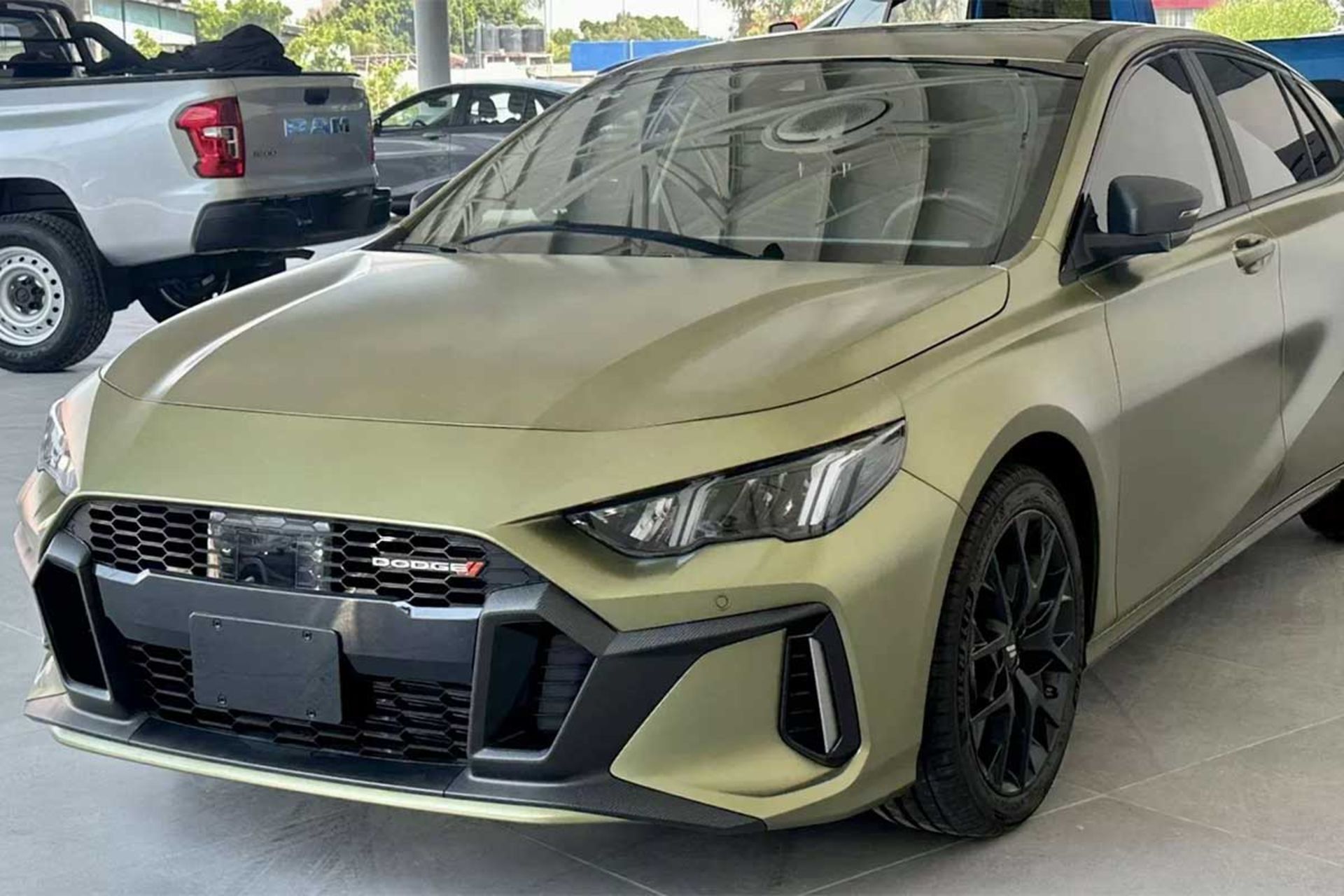 دوج اتیتود گرین هورنت