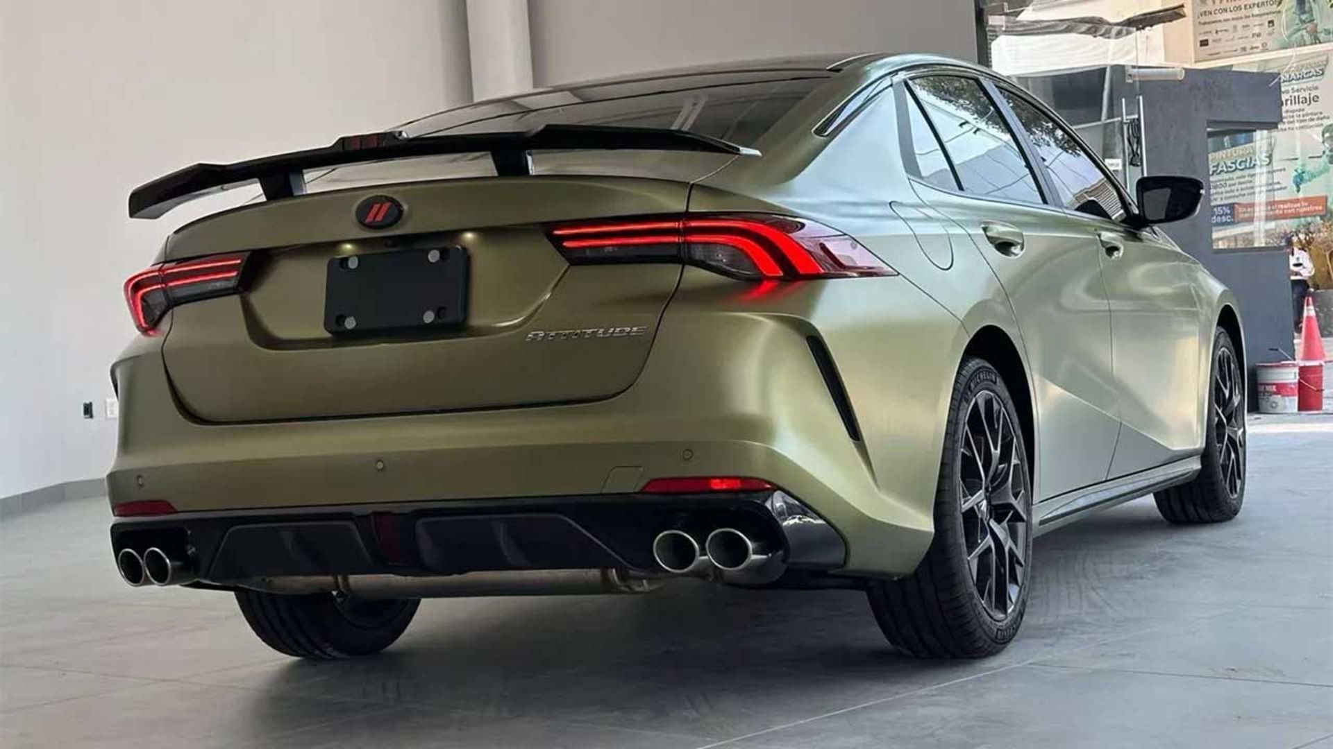 دوج اتیتود گرین هورنت