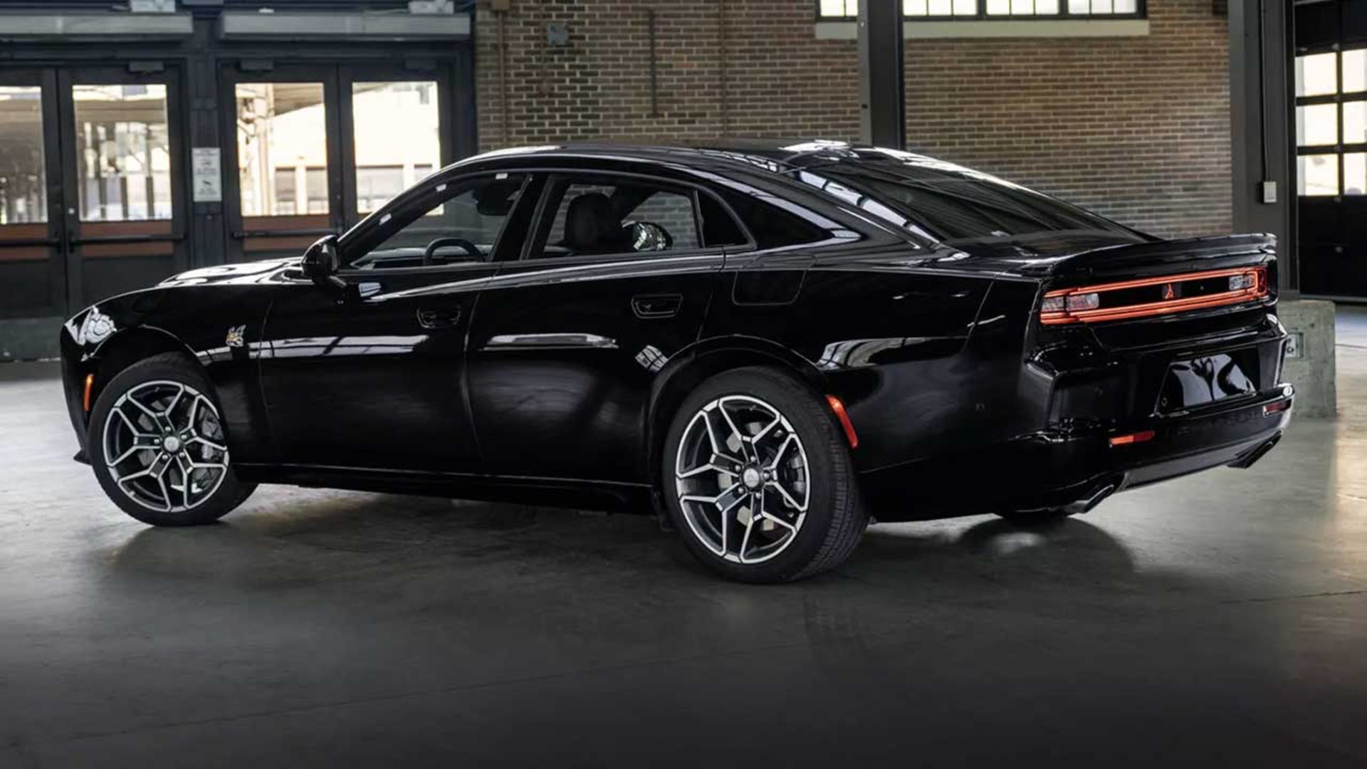 دوج چارجر سیکس پک سدان