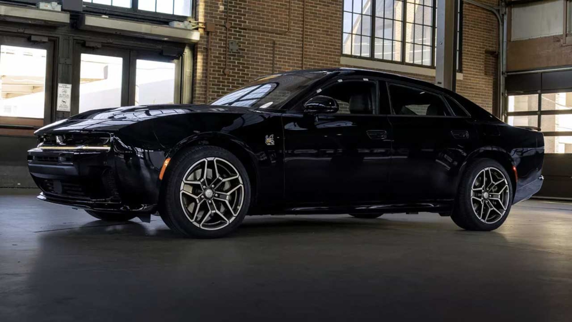 دوج چارجر سیکس پک سدان