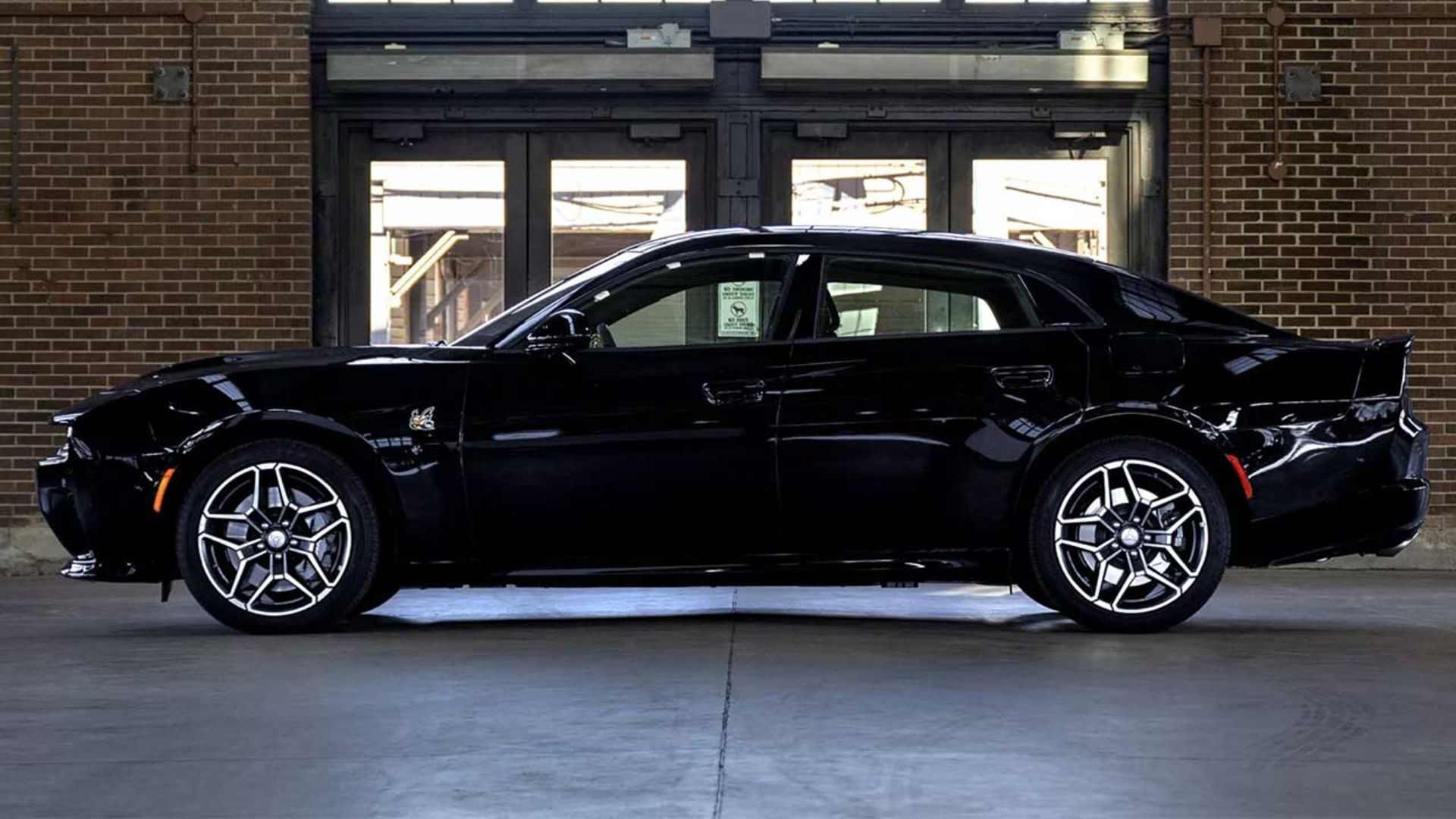 دوج چارجر سیکس پک سدان