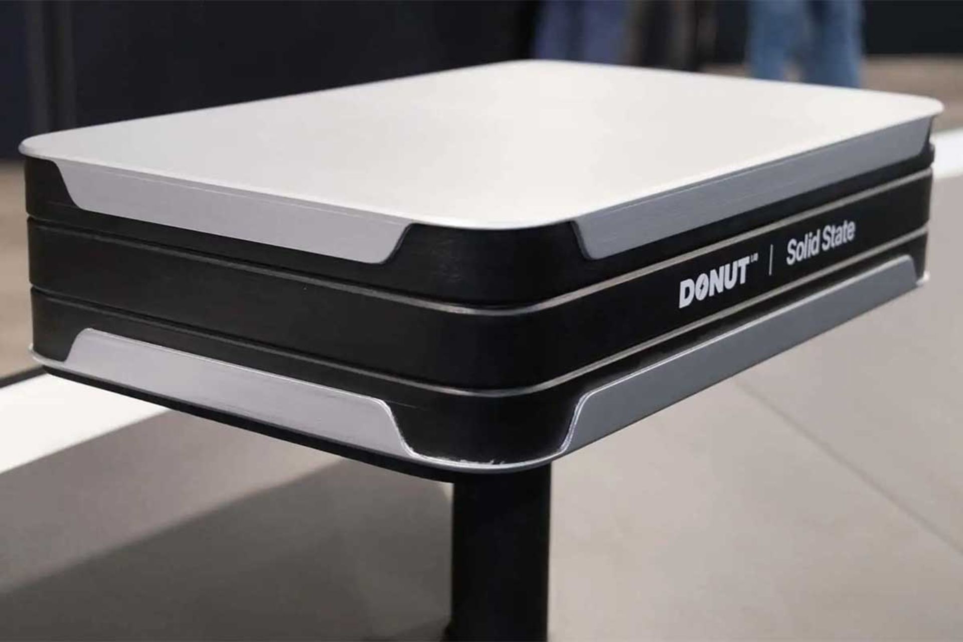 باطری حالت جامد دونات لب