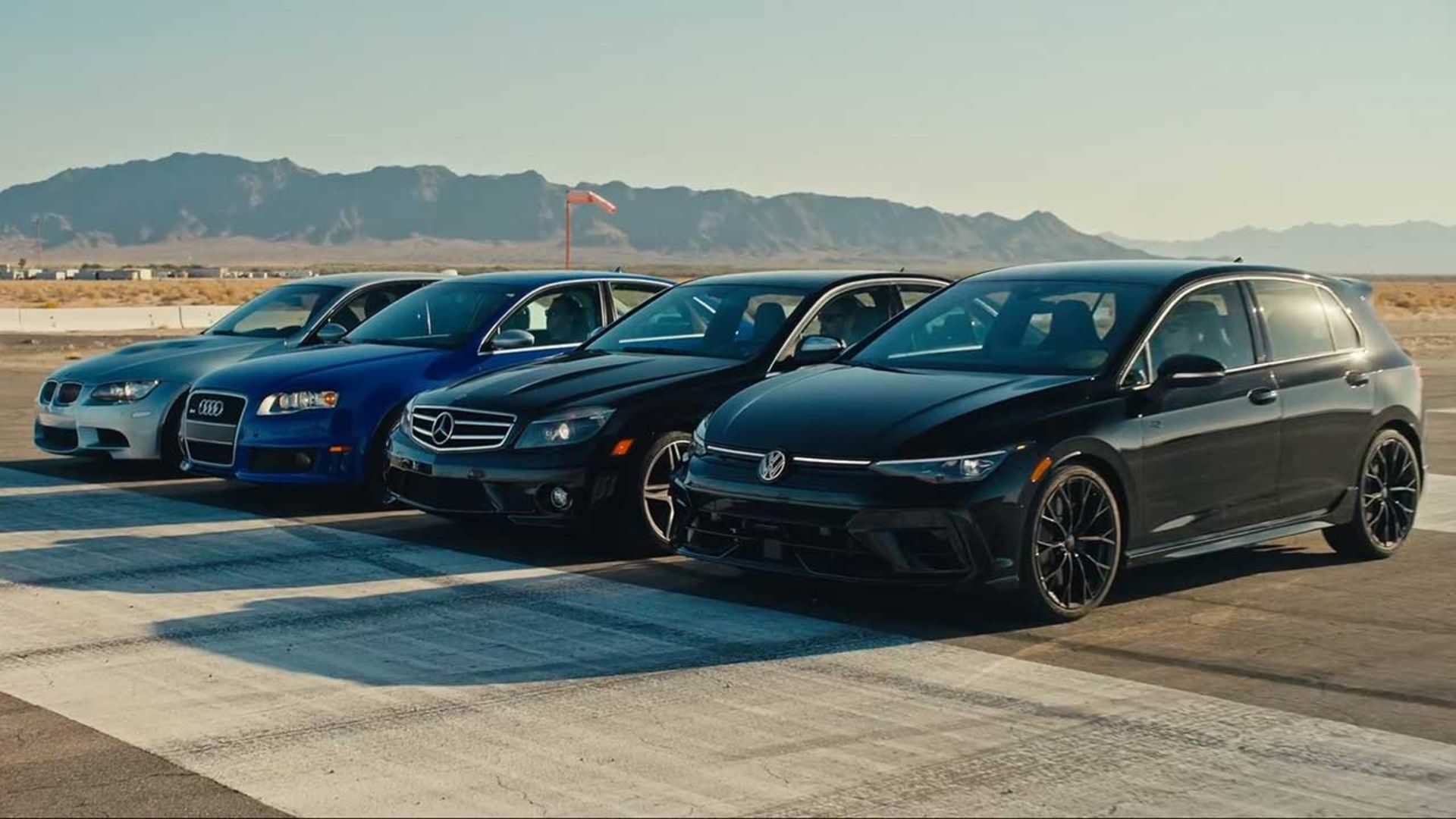 درگ گلف R با سدان‌های اسپرت قدیمی آلمانی