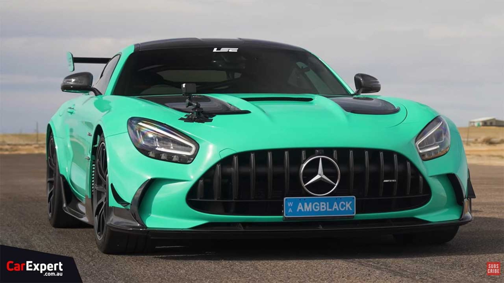 درگ لامبورگینی اونتادور اولتیمائه و مرسدس AMG GT بلک سریز