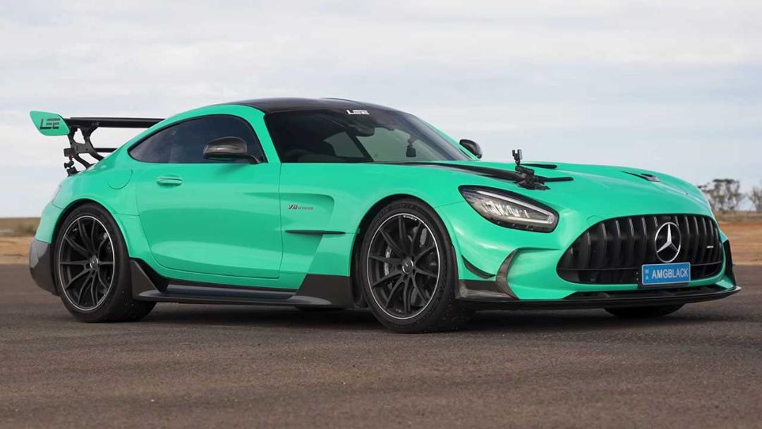 درگ مرسدس AMG GT بلک سریز و پورشه 911 GT3 RS