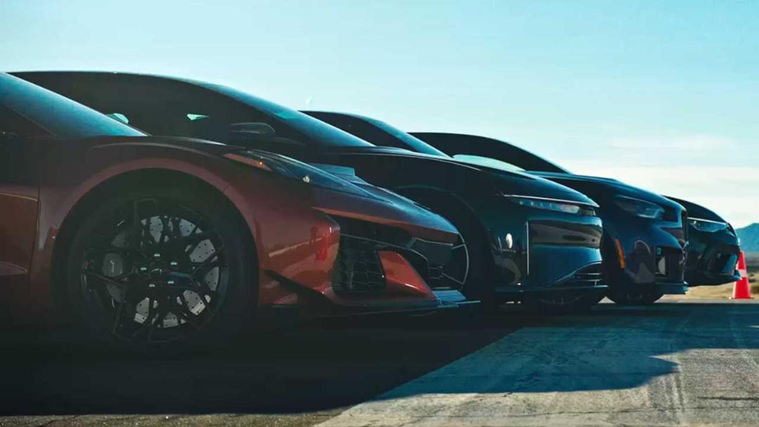 درگ کوروت ZR1X در برابر لوسید ایر سافایر
