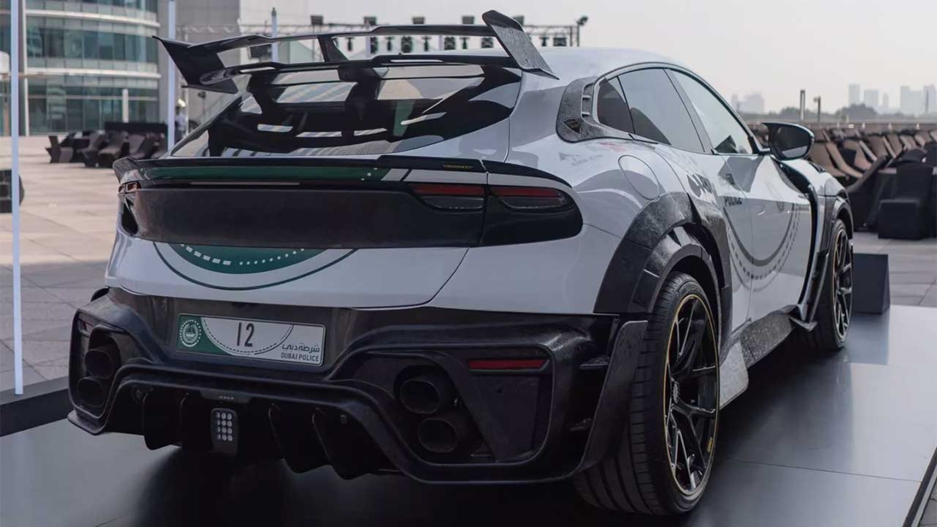 فراری پوروسانگوئه منصوری در پلیس دبی