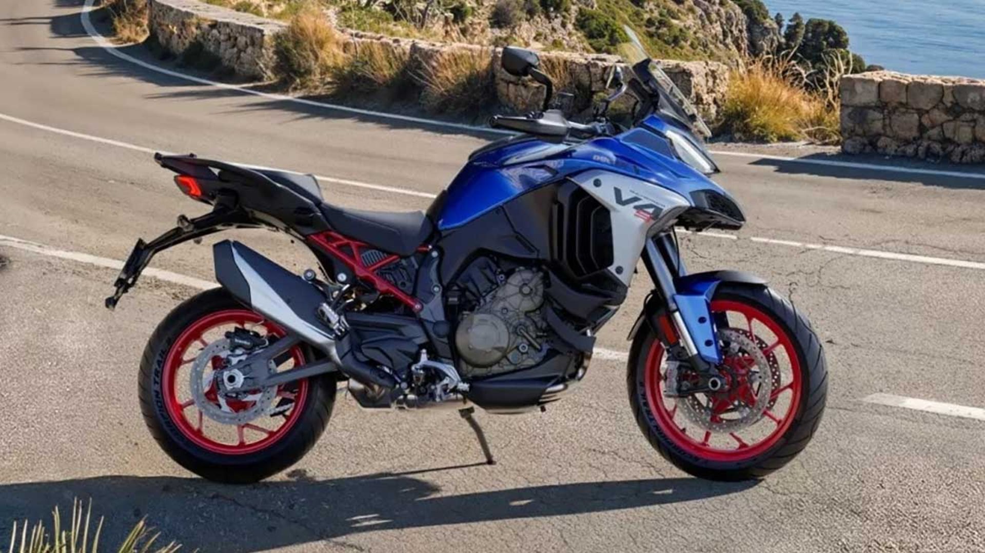 دوکاتی مالتی‌استرادا با رنگ لامبورگینی