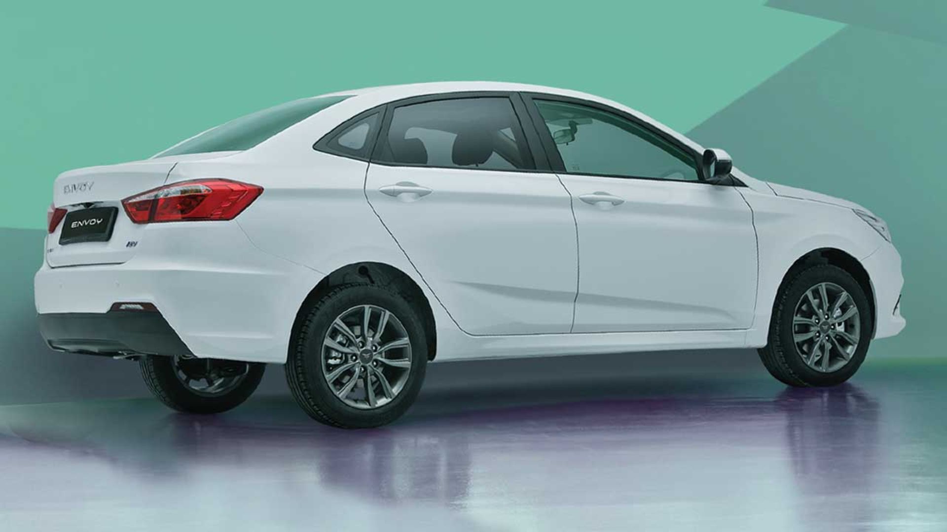 مقایسه اینووی ایران‌خودرو و ایگل کرمان موتور