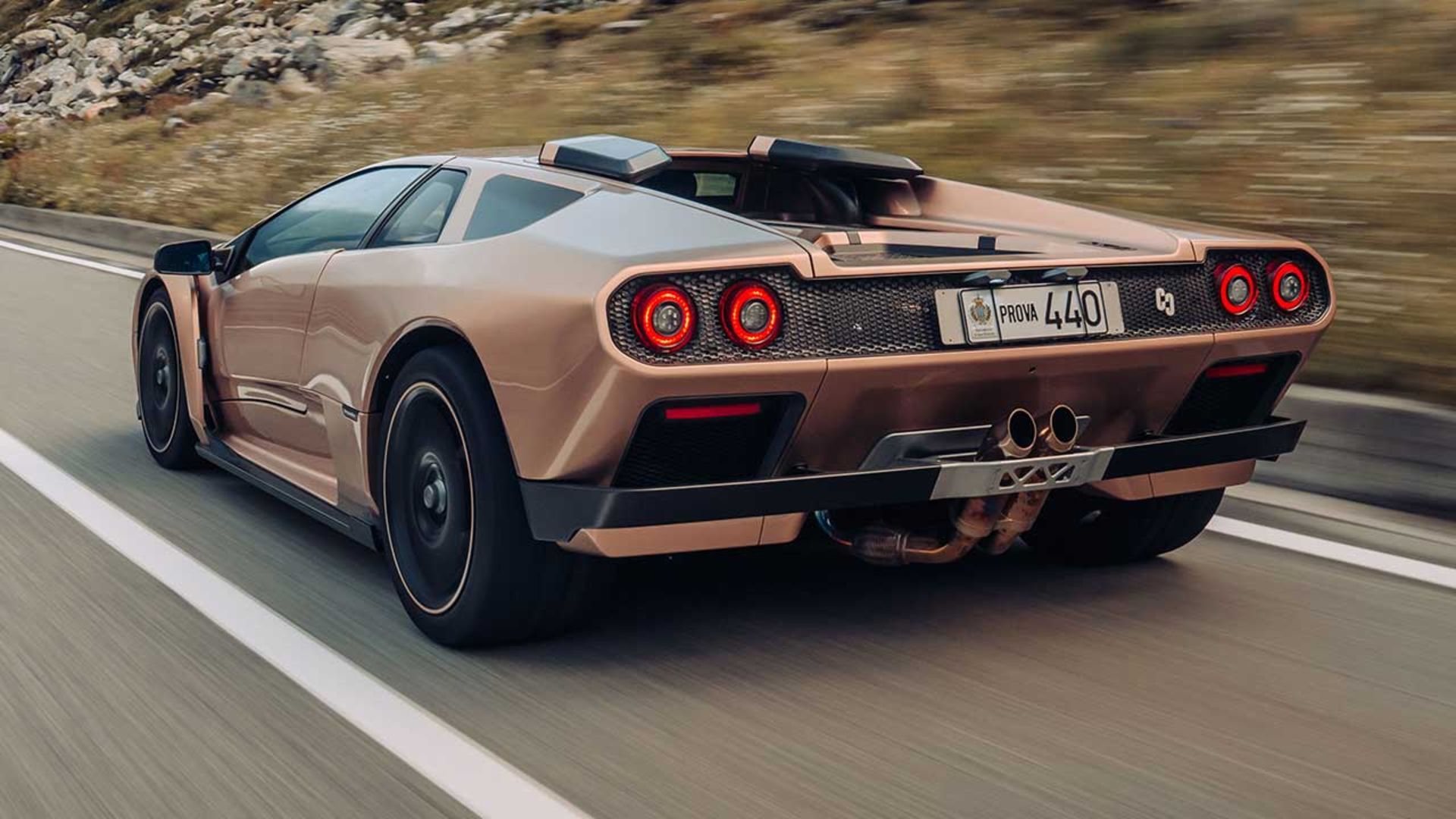 بازتولید لامبورگینی دیابلو اچنتریکا V12