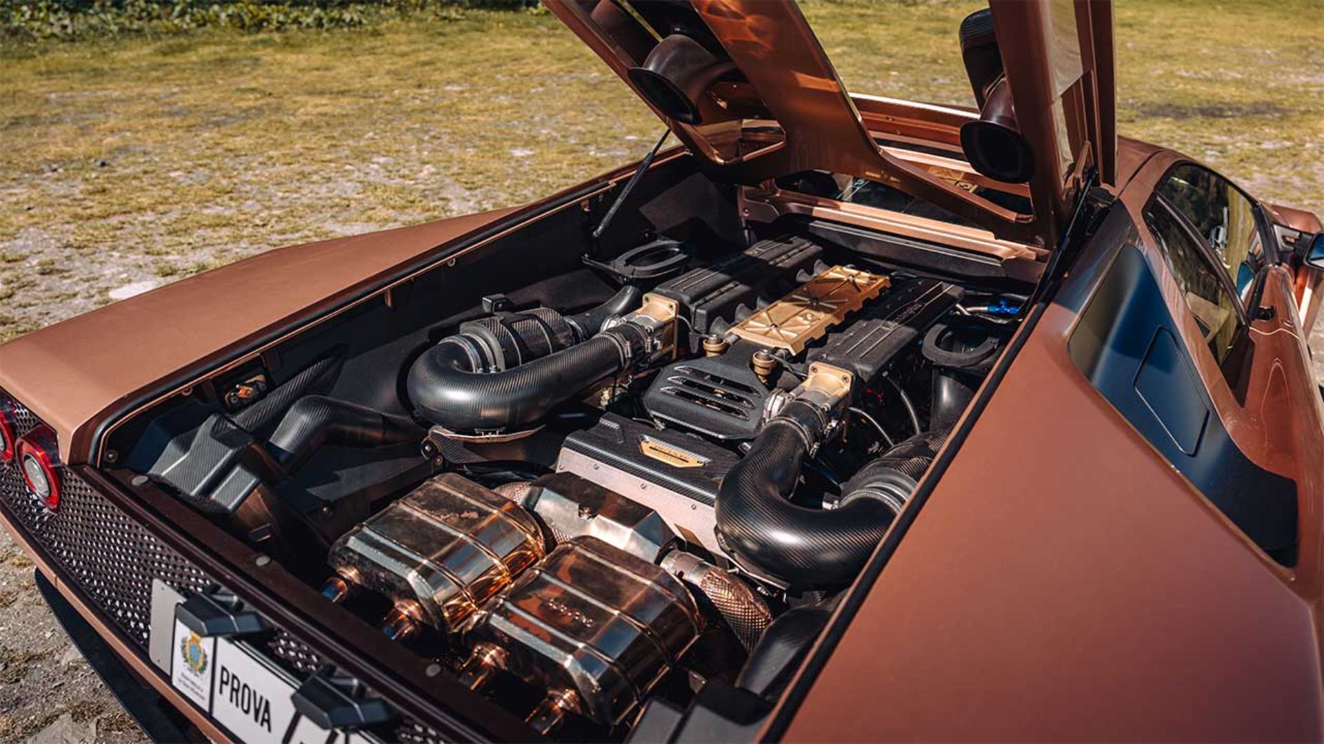 بازتولید لامبورگینی دیابلو اچنتریکا V12